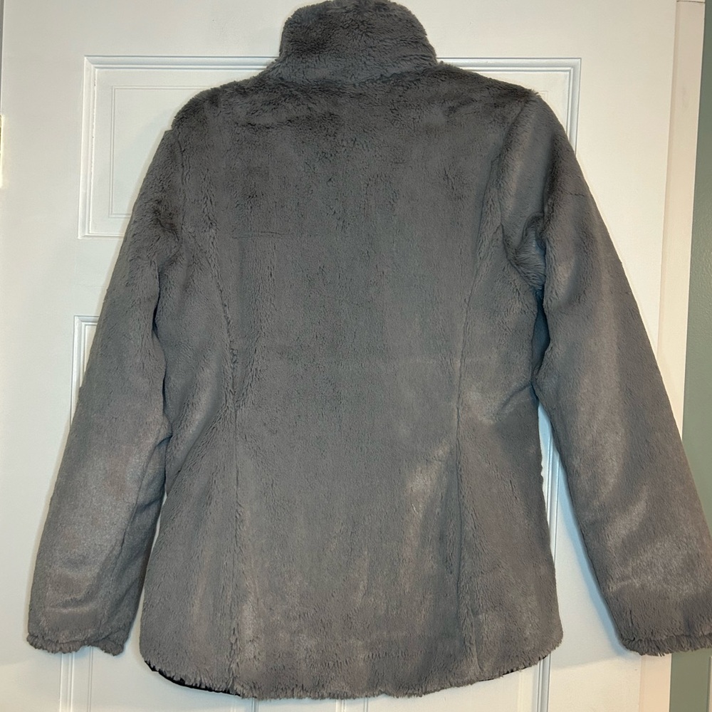 The North Face Women’s Reversible Jacket - Picture 4 of 4